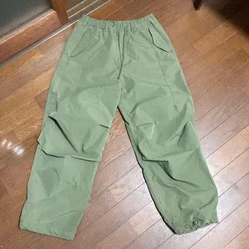 BEAMS HEART 올리브 그린 워크 팬츠