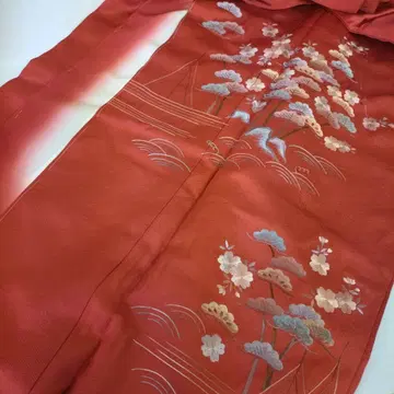 미사용 새상품 일본풍 빨간색 계열 기모노 벚꽃 자수 심플