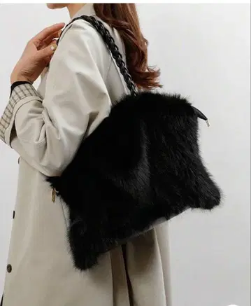 퍼 숄더백 블랙 복슬복슬 겨울