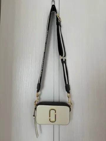 MARC JACOBS 숄더백 화이트/블랙