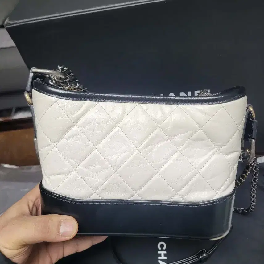 샤넬 가브리엘 호보백 화이트 사진 8