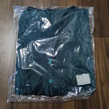 다크 그린 M 사이즈 반팔 상의