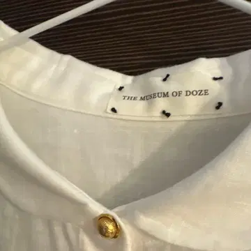 THE MUSEUM OF DOZE 화이트 긴팔 셔츠