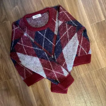 티티앤코 아가일 무늬 니트 스웨터