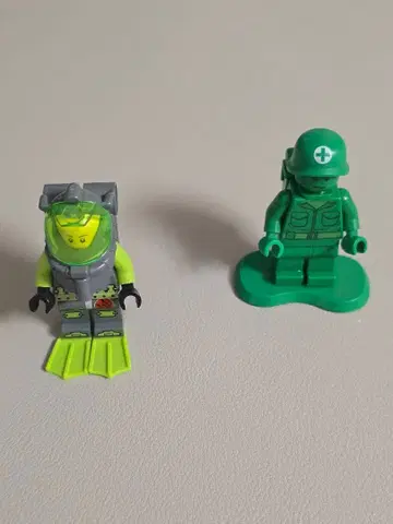 스쿠버 다이버와 군인 미니 피규어 세트