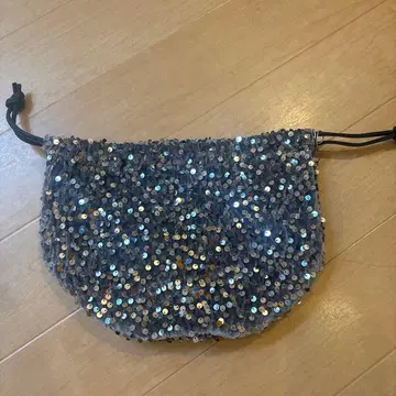 캐시캐시 실버 스팽글 파우치