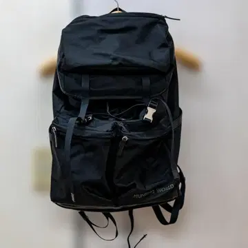 헌팅월드 x 아우레 럭색 백팩