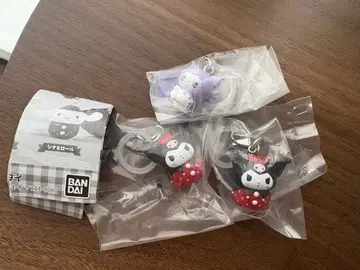 산리오 딸기 메지루시 액세서리 쿠로미 에모큥