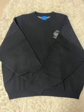 오버 사이즈 REMEMBER 니트 빅 페이스 블랙