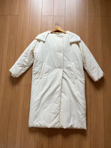 미사용 새상품 아이보리 후드 부착 롱 다운 자켓