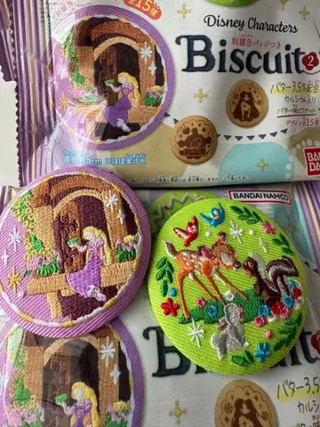 [ 낱개 판매 가능 ] 디즈니 비스킷 포함 핀 배지