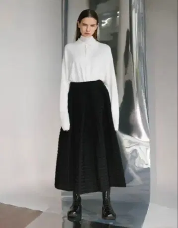 [ 가격 인하 가능 ] CFCL 2021 FW 스커트