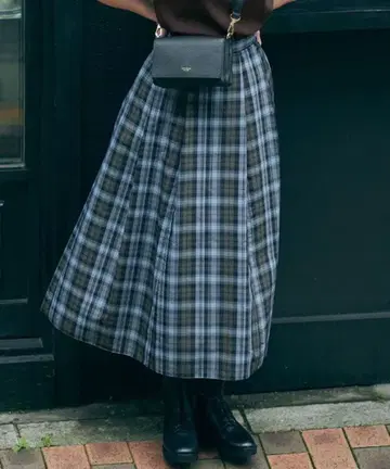 체크 무늬 플레어 스커트 36