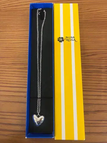 ALBA ROSA 하트형 실버 목걸이