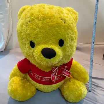 푸우 봉제 인형 빨간색 셔츠