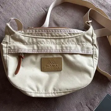 그레고리 숄더 베이지