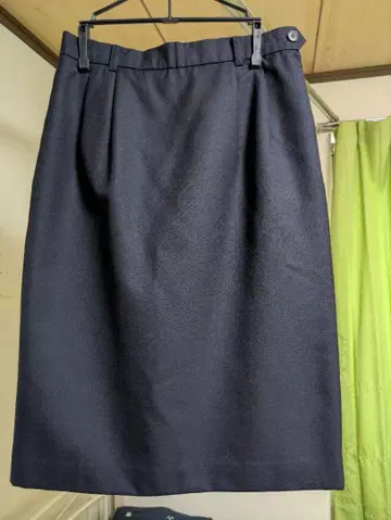 네이비 울 100% 타이트 스커트