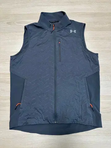 언더아머 다크 그레이 베스트