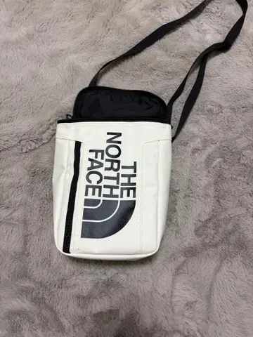 THE NORTH FACE 숄더백 화이트