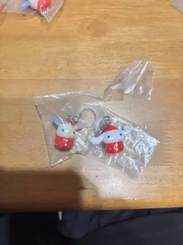 딸기 메지루시 액세서리 우사하나 시나몬 산리오 2개 세트