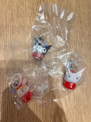 산리오 캐릭터즈 딸기 메지루시 액세서리 헬로키티 쿠로미 우사하나