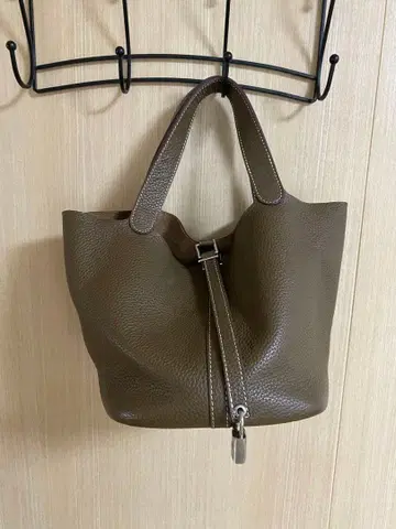 천연 가죽 큐브 백 에토프 피코탄 느낌