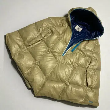 컨디션 최상 AIGLE 후드 부착 다운 자켓 판초