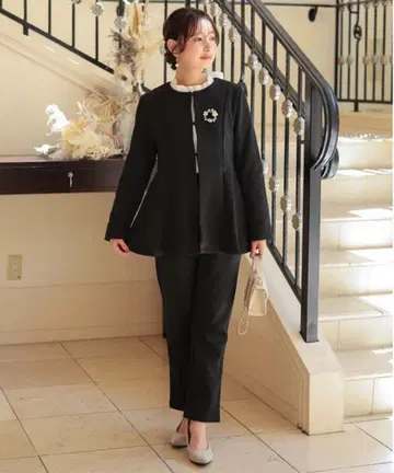 고베 레터스 푸치레 세레모니 수트