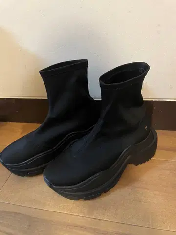 YELLO 통굽 숏부츠 M 사이즈