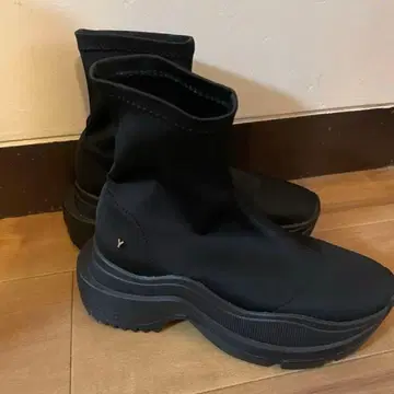 YELLO 통굽 숏부츠 M 사이즈