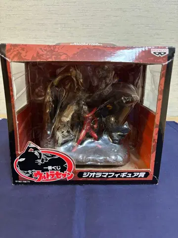 제일복권 울트라 세븐 디오라마 피규어상