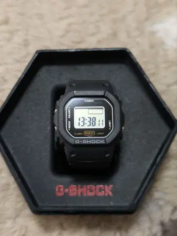 G-SHOCK NANO DWN-5600-1JR 반지 워치 블랙