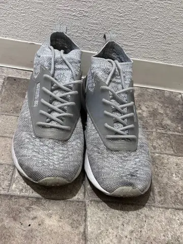 리복 그레이 하이컷 스니커즈