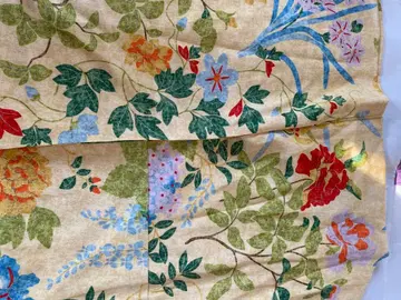 희귀한 옐로우 컬러의 멋진 코몬 수국 백합 장미