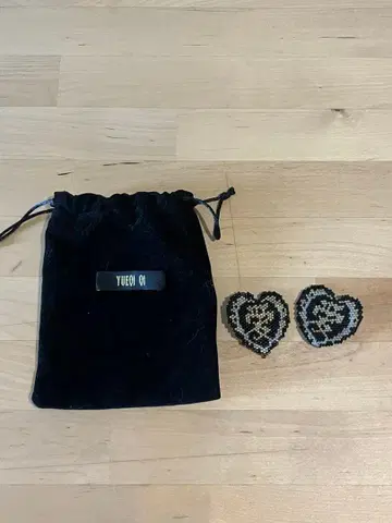 YUEQIQI 비즈 하트형 귀걸이