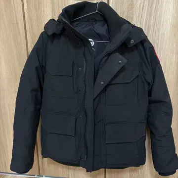 Canada Goose Arctic Program 블랙 다운 자켓