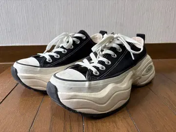 통굽 스니커즈 블랙/화이트