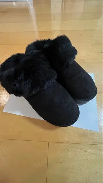 moz 블랙 스웨이드 퍼 숏 어그 부츠