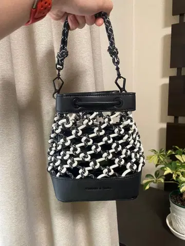 뜨개질 디자인 핸드백 블랙/화이트