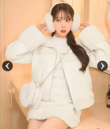 BIG 칼라 무스탕 셋업 화이트 프리 사이즈 미셸 마카롱