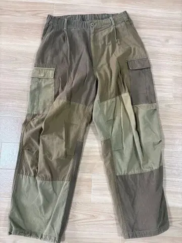 올리브 그린 패치워크 카고 팬츠