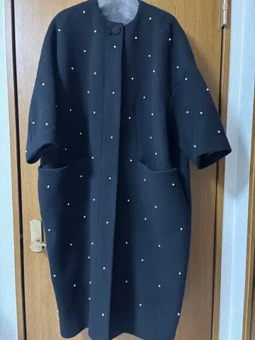 트루 바이 마리코 오이카와 펄 코트 블랙