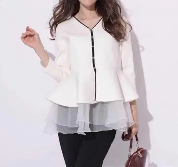 Apuweiser-riche 프릴 페플럼 레이어드 니트