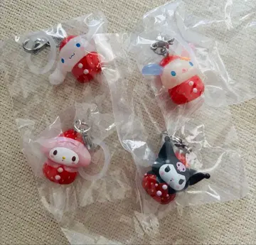 산리오 딸기 메지루시 액세서리 4개 세트