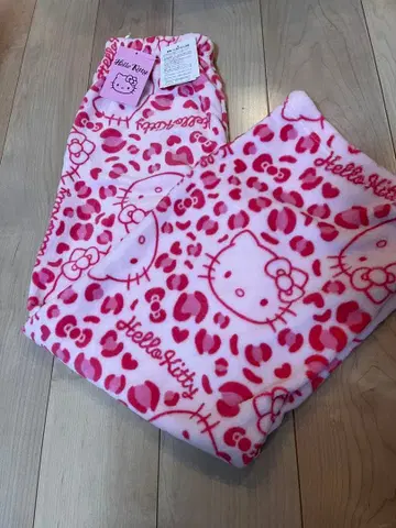 헬로키티 룸팬츠 사이즈 M 아베일