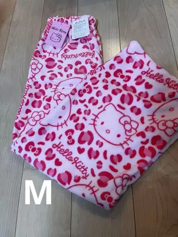 헬로키티 룸팬츠 사이즈 M 아베일