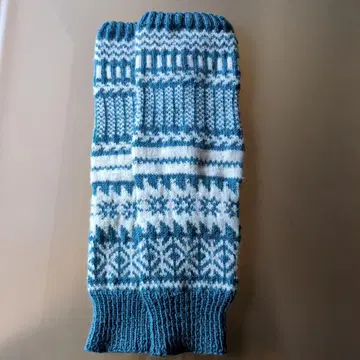 파랑과 화이트의 페어아일 무늬 레그 워머 핸드메이드
