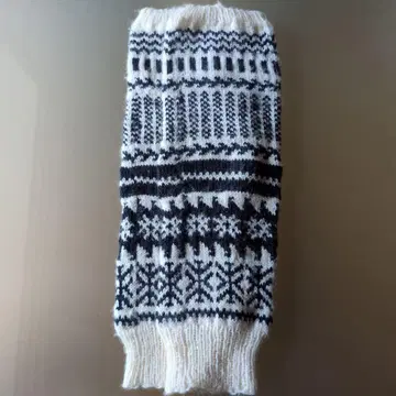 화이트와 네이비의 페어아일 무늬 레그 워머 핸드메이드