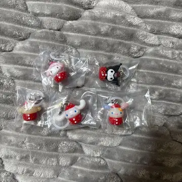 산리오 딸기 메지루시 액세서리