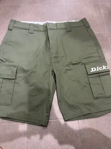 Dickies 카고 숏팬츠 34 카키